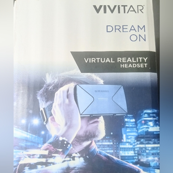 Vivitar Virtual Reality Headset - Picture 2 of 9